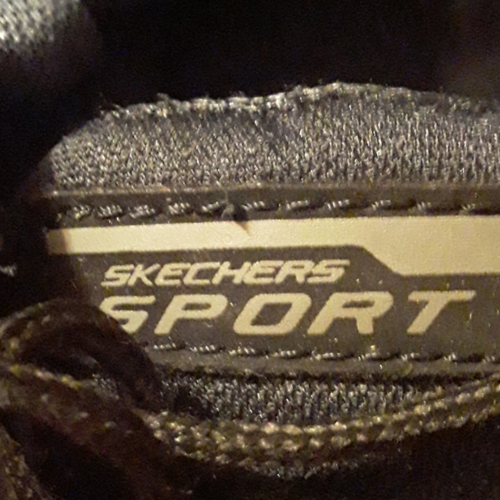 SKETCHERS AND NIKE COMBO